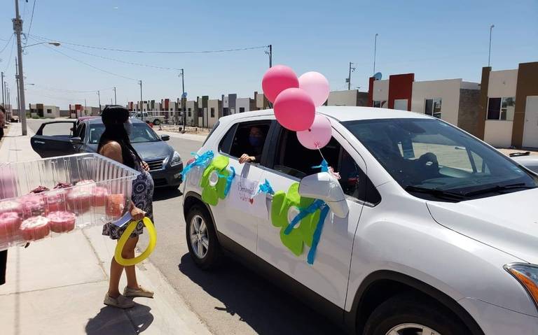 Esperan a la cig e a tienen baby shower caravana La Voz de la